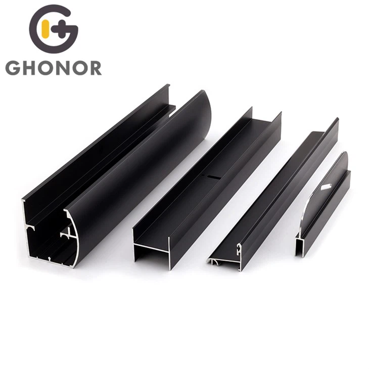 Časti hliníkového rámu sprchy